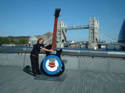 Mindjárt ráborul a Tower Bridge-re